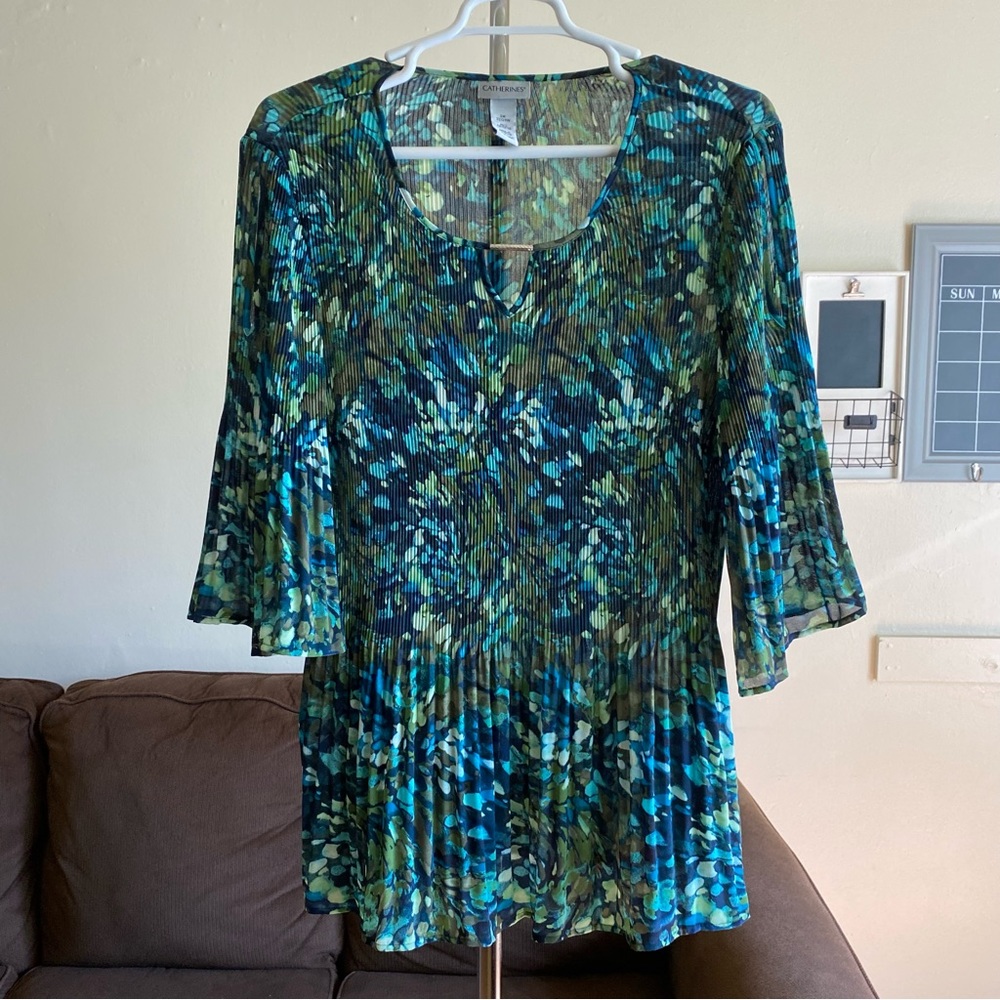 Catherine’s 3/4 Bell Sleeve Crinkle Pleated Tunic Blouse Size 2X (22/24W)